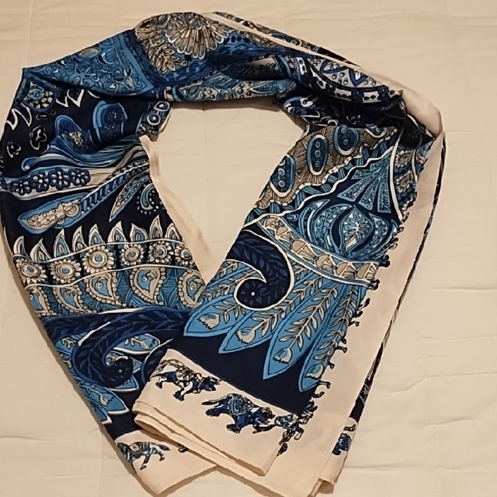 100% Silk CORCIOVO Navy and Cream Paisley Scarf